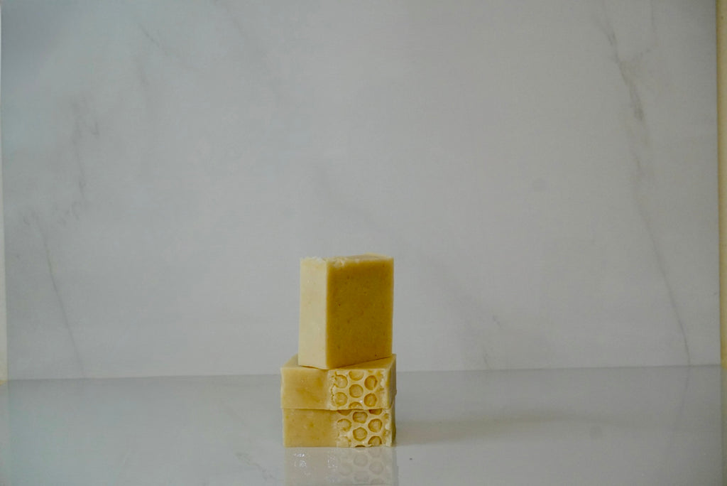 THE COMFORT- OATMILK AND HONEY CLEANSING BAR