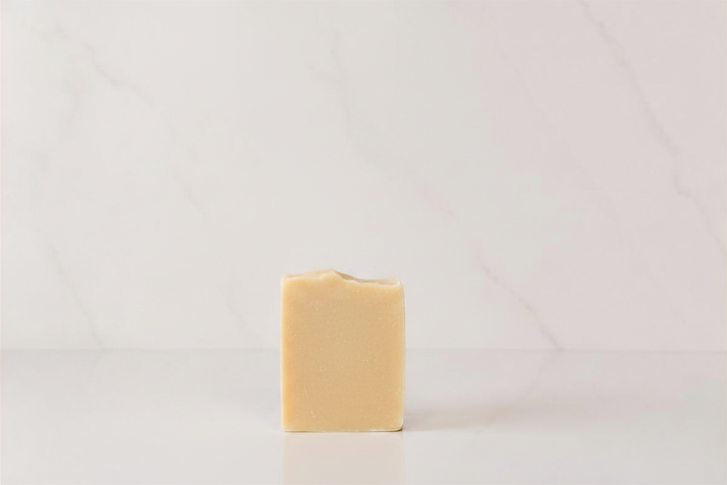 THE GOLDEN - OATMILK, TUMERIC AND HONEY CLEANSING BAR